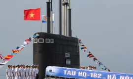 Tàu ngầm HQ-182 Hà Nội tại căn cứ Tàu ngầm Lữ đoàn 189 Hải quân