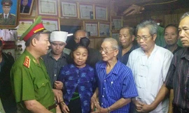 Thứ trưởng Bộ Công an chia buồn, động viên gia đình đại úy Lường Phát Chiêm	