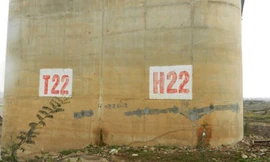 Vị trí vết nứt ở trụ cầu Vĩnh Tuy. Anh: T.Đ