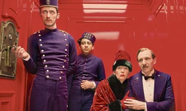 Ralp Fiennes (phải) và Tilda Swinton trong phim hài chiếu mở màn LHP Berlin