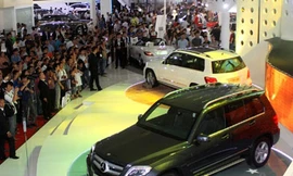 Thị trường ô tô đang lê lết leo dốc