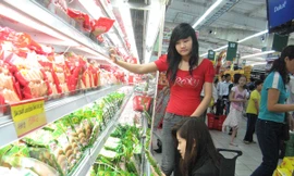 Sức mua giảm là nguyên nhân chính khiến việc giải bài toán “hàng tồn kho” ngày càng khó khăn Ảnh: Phạm Anh