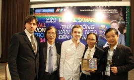 Thần đồng Nga mời ca sĩ khiếm thị sang Nga biểu diễn