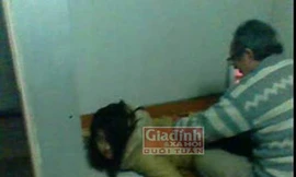 Chữa bách bệnh bằng... sờ mó 'vùng kín'