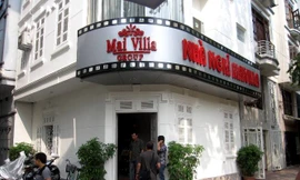 Thợ may đi bán dâm ngoài giờ