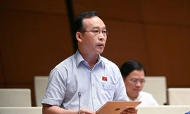 Đại biểu lo thế hệ con cháu 'gánh nặng' nợ công, Bộ trưởng nói 'hết sức yên tâm'