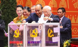 Tổng Bí thư, Chủ tịch nước, Thủ tướng trúng cử BCH TƯ khoá XIII. Ảnh: Như Ý