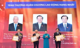 Chủ tịch Quốc hội Nguyễn Thị Kim Ngân trao Huân chương Lao động Hạng nhất tại buổi lễ 
