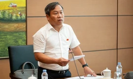 Công bố nghị quyết của Ủy ban Thường vụ Quốc hội về công tác cán bộ