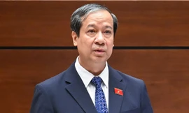 Bộ trưởng Giáo dục phản hồi lo ngại về tuyển sinh ồ ạt 