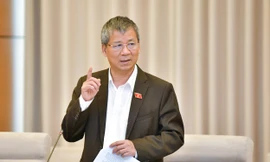 Đại biểu Quốc hội đề nghị ngừng sản xuất vắc xin phòng chống COVID-19