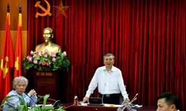 Thứ trưởng Bộ Nội vụ Nguyễn Trọng Thừa phát biểu tại phiên họp