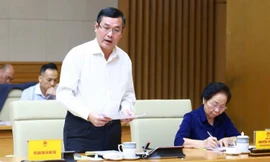 Đề xuất trợ cấp cho nhà giáo trong khi đợi ‘bảng lương cao nhất’
