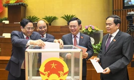 Quốc hội bỏ phiếu kín kiện toàn nhân sự tại kỳ họp thứ 11. Ảnh Như Ý