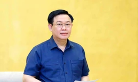 Chủ tịch Quốc hội Vương Đình Huệ phát biểu tại phiên họp 