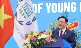 Chủ tịch Quốc hội: 'Tương lai không đơn thuần chỉ là đường kéo dài của quá khứ'