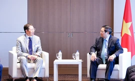 Chủ tịch tập đoàn Hàn Quốc 'đặt tương lai 100 năm tới ở Việt Nam'