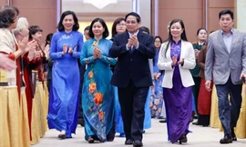 Thủ tướng gặp mặt các nữ Anh hùng Lực lượng vũ trang nhân dân