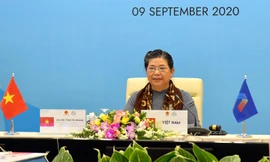 Phó Chủ tịch Thường trực Quốc hội, Trưởng đoàn Đại biểu Quốc hội Việt Nam Tòng Thị Phóng phát biểu tại phiên họp. Ảnh Như Ý