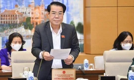 Lương nhân viên y tế, giáo dục thấp, cần sớm cải cách