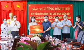 Chủ tịch Quốc hội: Lan toả tinh thần 'góp gió thành bão'