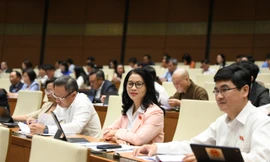 Thông qua tên gọi mới thẻ căn cước, bỏ quê quán và vân tay 