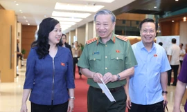 Đề xuất chức danh phó tùy viên trở lên được cấp hộ chiếu ngoại giao