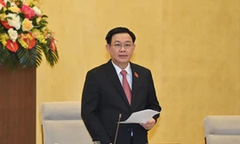 Chủ tịch Quốc hội Vương Đình Huệ phát biểu tại phiên họp. Ảnh Như Ý