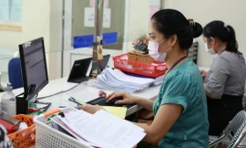 Thang bảng lương cán bộ, công chức, viên chức trong năm 2025 