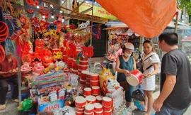 Trống cổ truyền - một sản phẩm mộc mạc được ưa chuộng trong mùa Trung thu năm nay