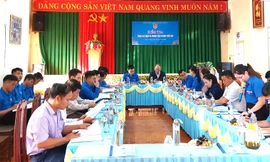 Cán bộ đoàn trăn trở công tác thu hút, tập hợp thanh niên ở xã vùng sâu 