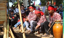 Người Ê Đê làm lễ cúng cầu mưa