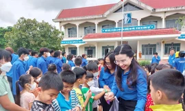 Trung ương Đoàn thăm đội hình tình nguyện tại huyện biên giới tỉnh Đắk Lắk