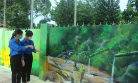 Đoàn làm mới tường cũ bằng những bức tranh sinh động