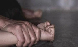 Thiếu nữ 15 tuổi tố bị hai người cưỡng hiếp sau khi đến phòng trọ của bạn ăn nhậu