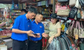 Đoàn thanh niên Đắk Lắk tích cực hỗ trợ người dân chuyển đổi số
