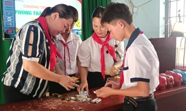 Thiếu nhi Đắk Lắk đoàn kết giúp bạn đến trường