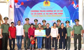 Tuổi trẻ công an trao sinh kế giúp bà con ổn định cuộc sống