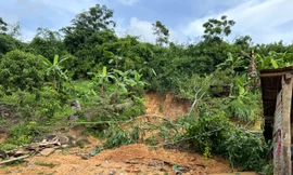 Sạt lở đồi, Đắk Lắk khẩn cấp di dời các hộ dân