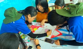 Trẻ vùng sâu hào hứng vẽ tranh thiếu nhi Việt Nam - Cuba