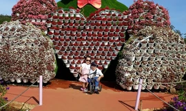 Vợ chồng anh Chiến