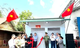 Bộ Công an tặng nhà mẫu, kinh phí xây 1.200 căn cho hộ nghèo, khó khăn Đắk Lắk