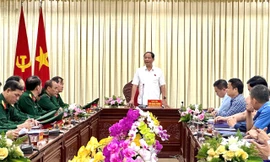 Phó Chủ tịch Quốc hội Trần Quang Phương làm việc với Bộ Chỉ huy Quân sự tỉnh Đắk Lắk