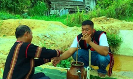 Đầu năm, người Gia Rai cúng thần buôn để cầu an