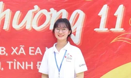 Nữ sinh ngành y năng nổ vận động hiến máu 