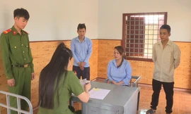 Hàng chục cô gái bị mua bán làm nhân viên quán nhậu, karaoke