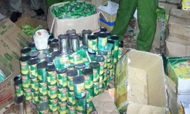 Các hộp ngô Trung Quốc được ngụy trang bằng mác của Mỹ