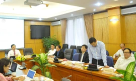 Các đại biểu trả lời báo chí xung quanh hoạt động của Bộ Tư Pháp quý I/2014. Ảnh: Tuấn Nguyễn