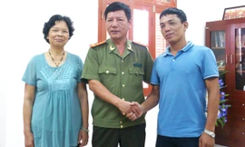 Mẹ đẻ và chồng nạn nhân Huyền vô cùng cảm ơn sự giúp đỡ của Công an huyện Gia Lâm trong việc tìm kiếm, giám định xác nạn nhân