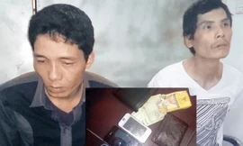 Hai đối tượng móc túi và tang vật liên quan